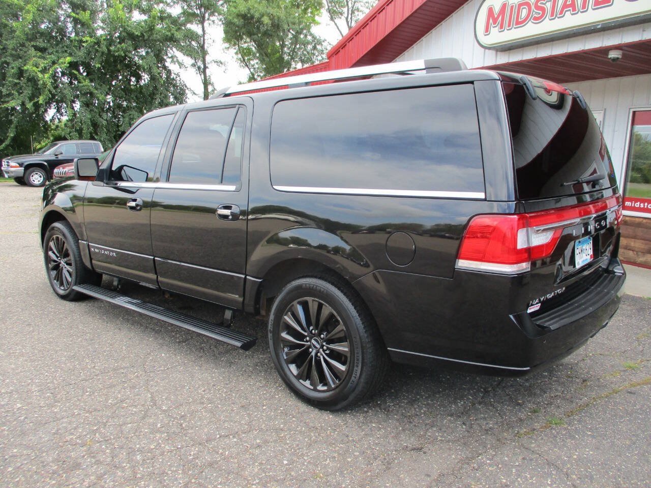 Used 2017 Lincoln Navigator L Select AWD/4WD image 5