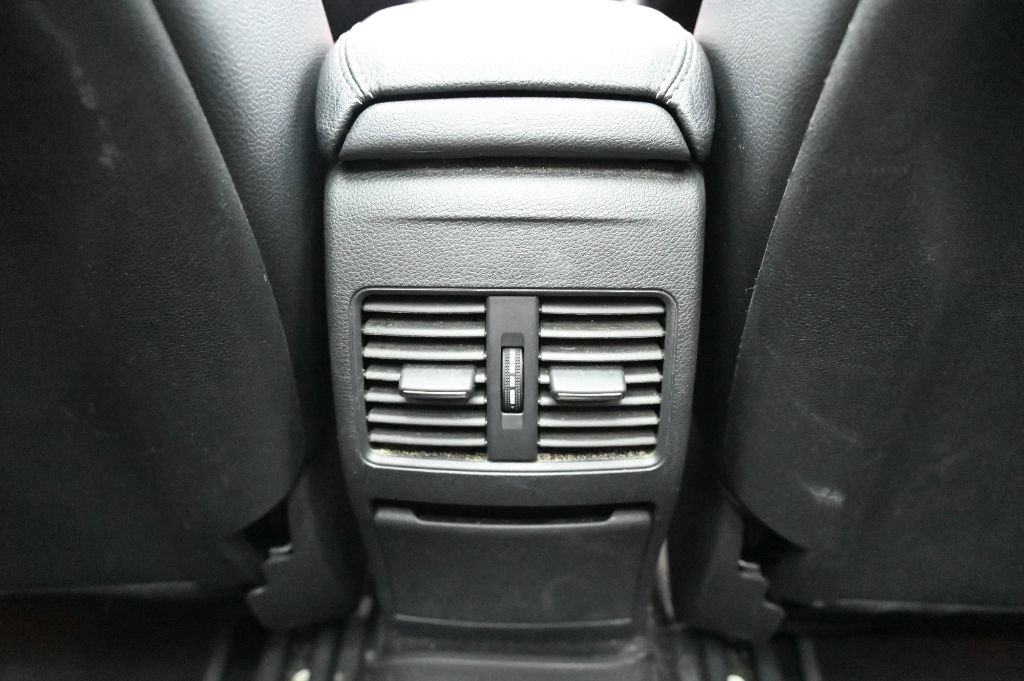 Used 2019 Mercedes-Benz GLA 250 4MATIC image 40