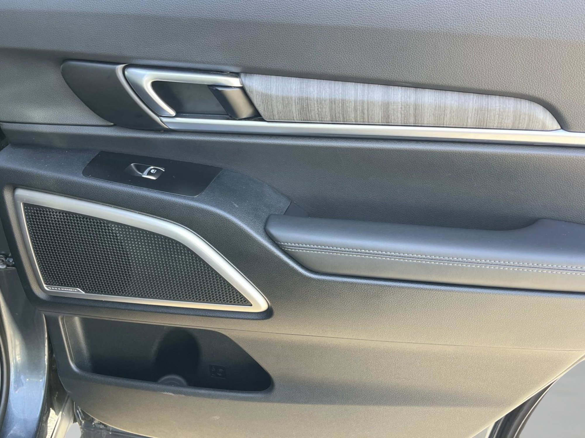 Used 2024 Kia Telluride EX image 31