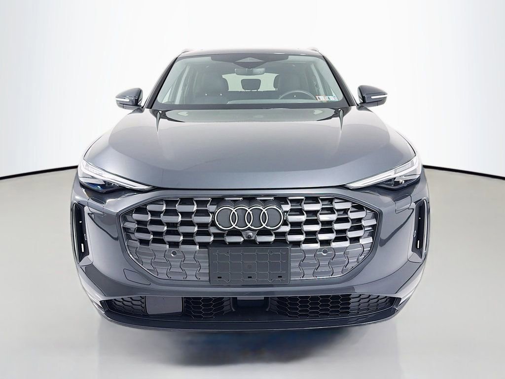 Used 2025 Audi Q5 Premium Plus w/ Premium Plus image 2