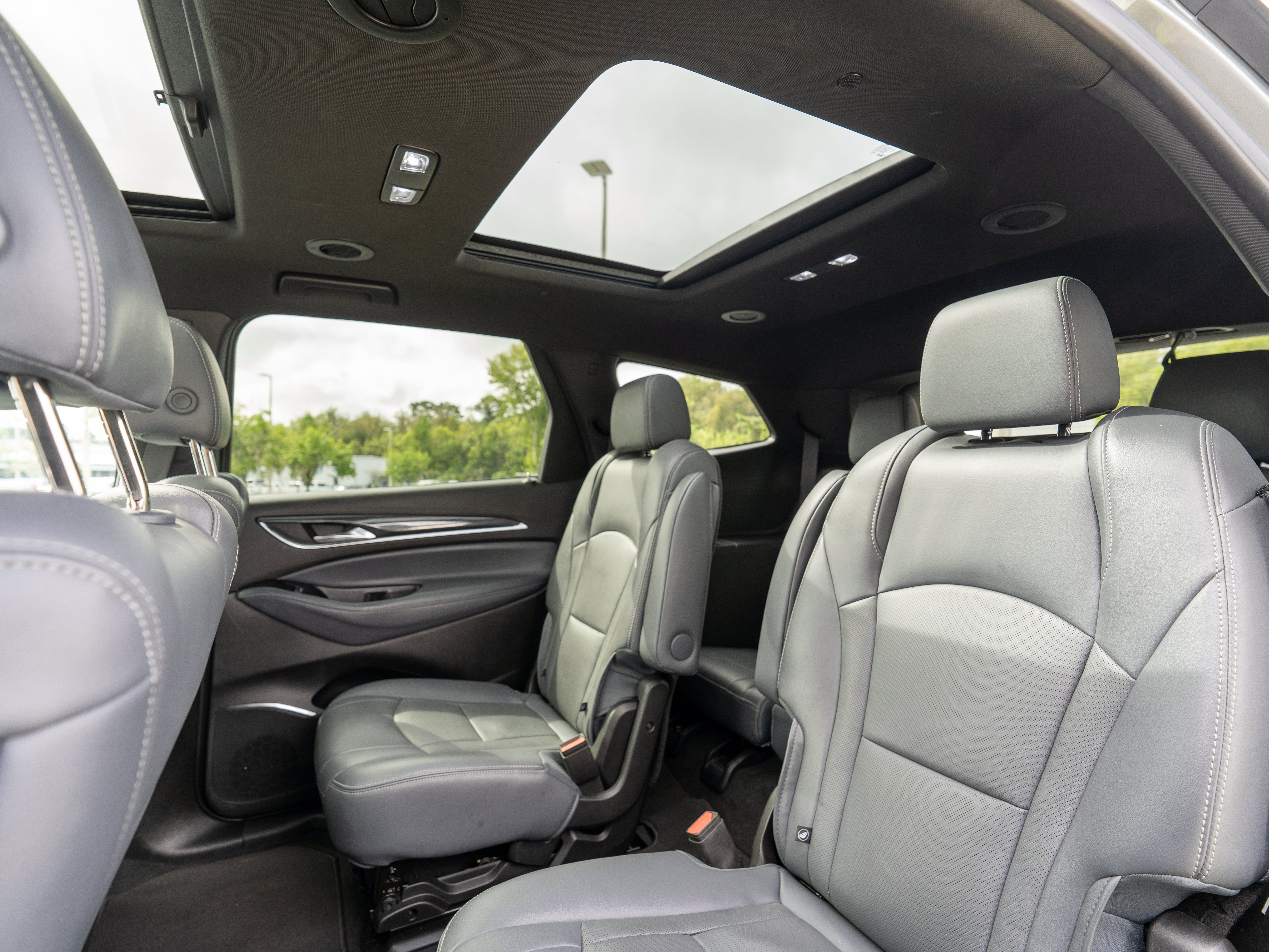 Used 2024 Buick Enclave Essence w/ Experience Buick Package FWD image 9
