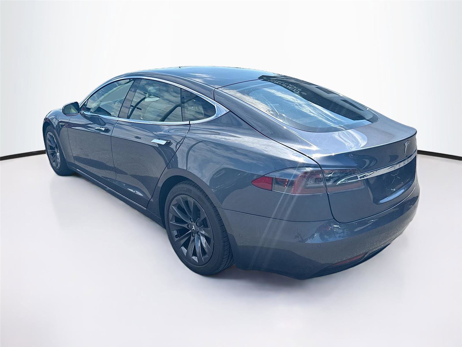 Used 2020 Tesla Model S Long Range image 3