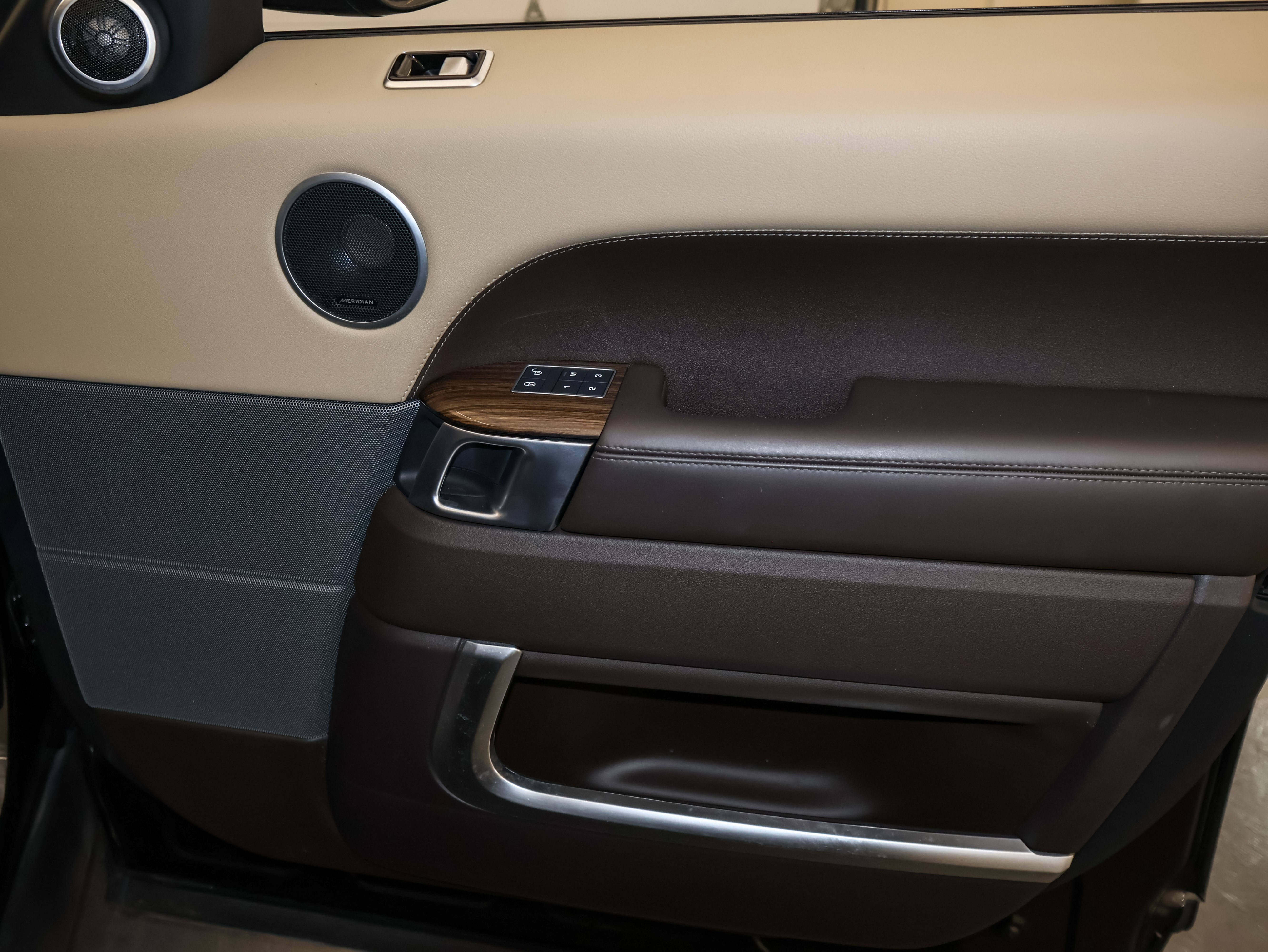 Used 2020 Land Rover Range Rover Sport HSE image 46