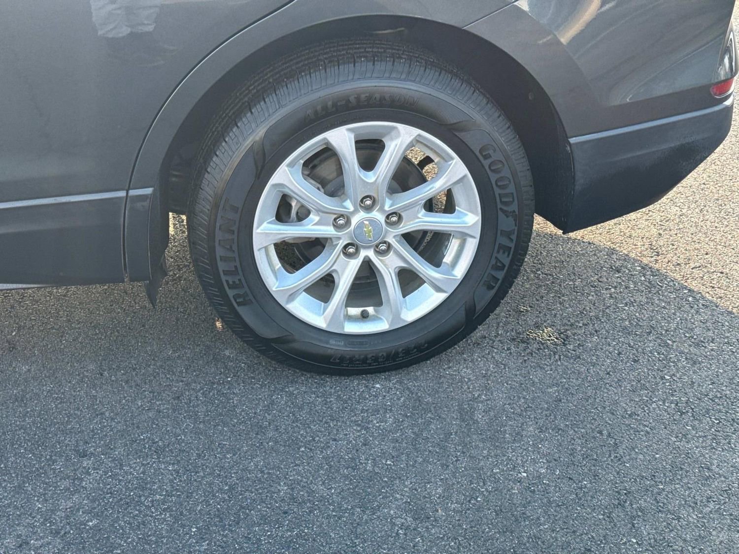 Used 2018 Chevrolet Equinox LS image 11