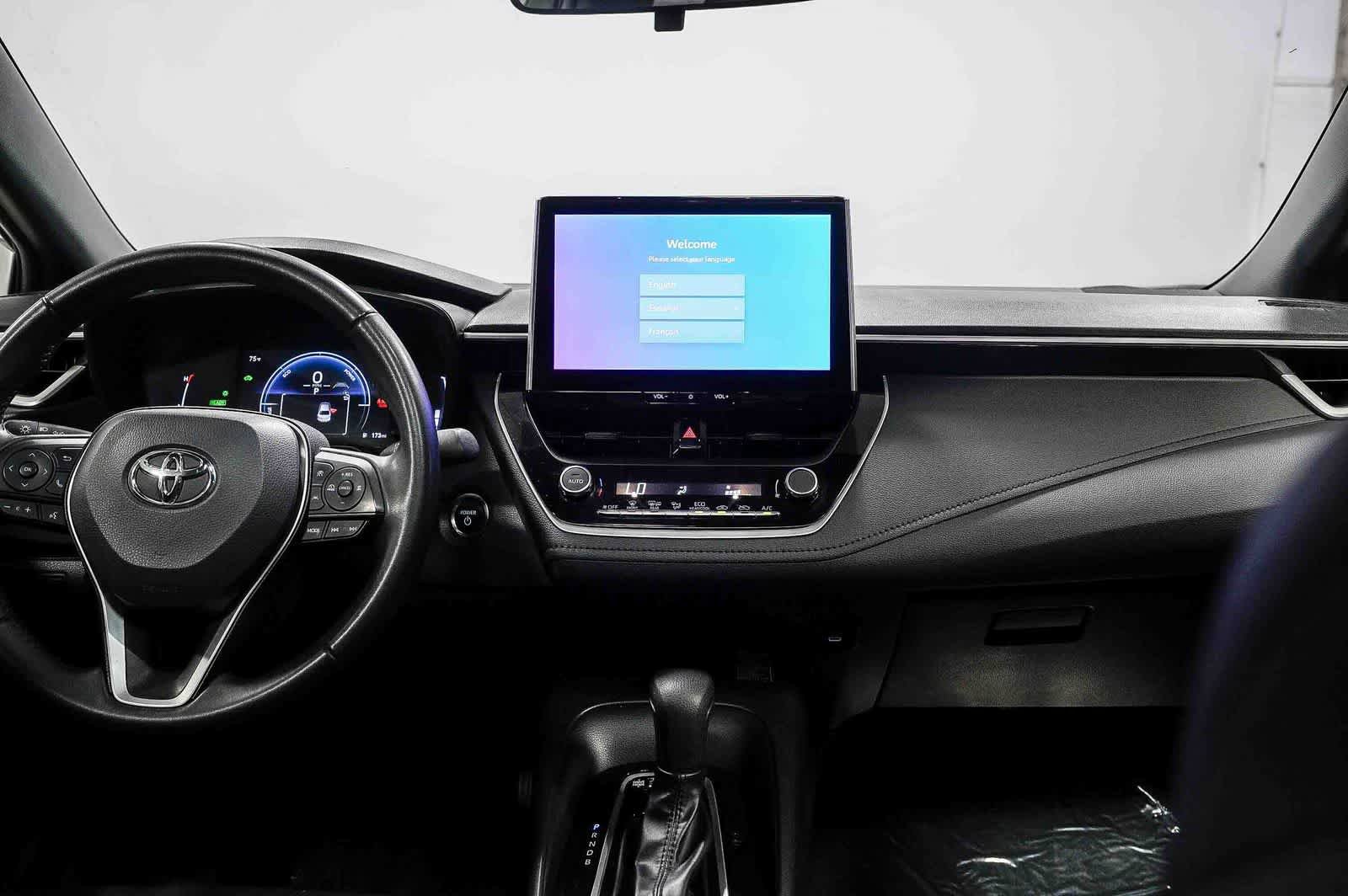 Used 2025 Toyota Corolla SE w/ SE Premium Package FWD image 13
