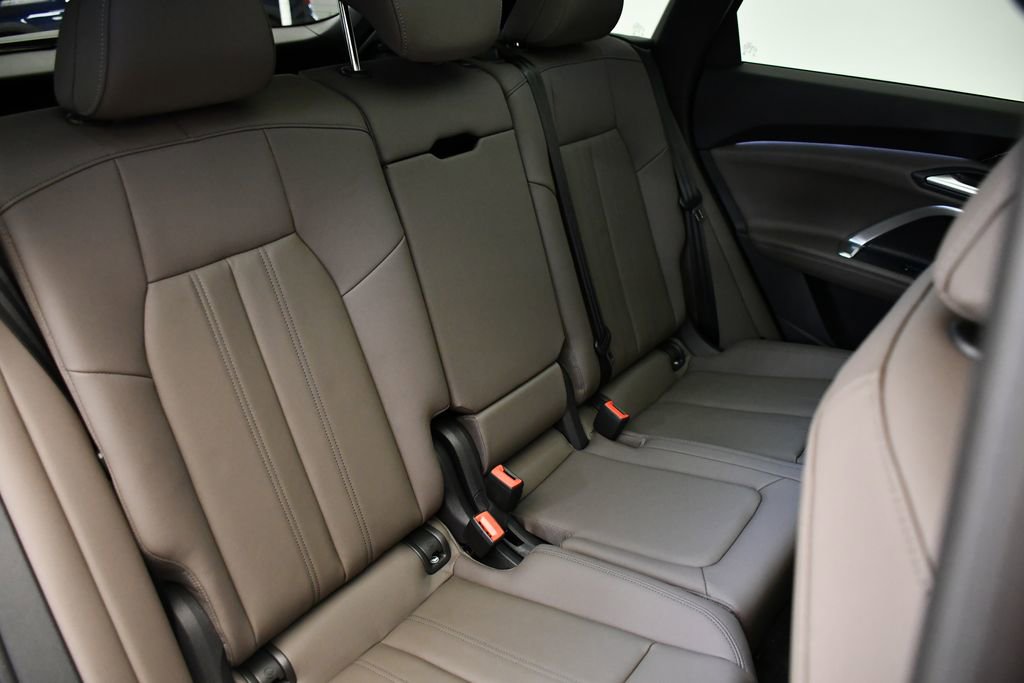 Used 2025 Audi Q5 Premium w/ Convenience Package AWD/4WD image 53