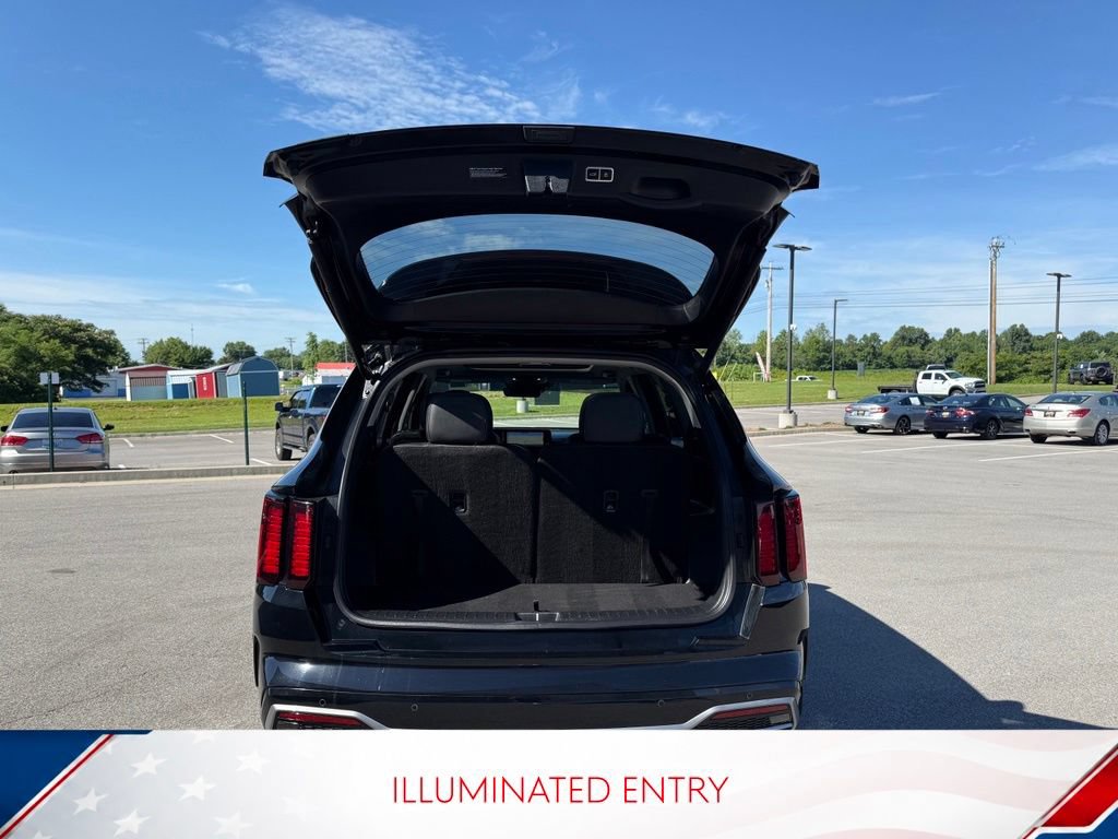 Used 2023 Kia Sorento EX w/ Panoramic Sunroof Package FWD image 11