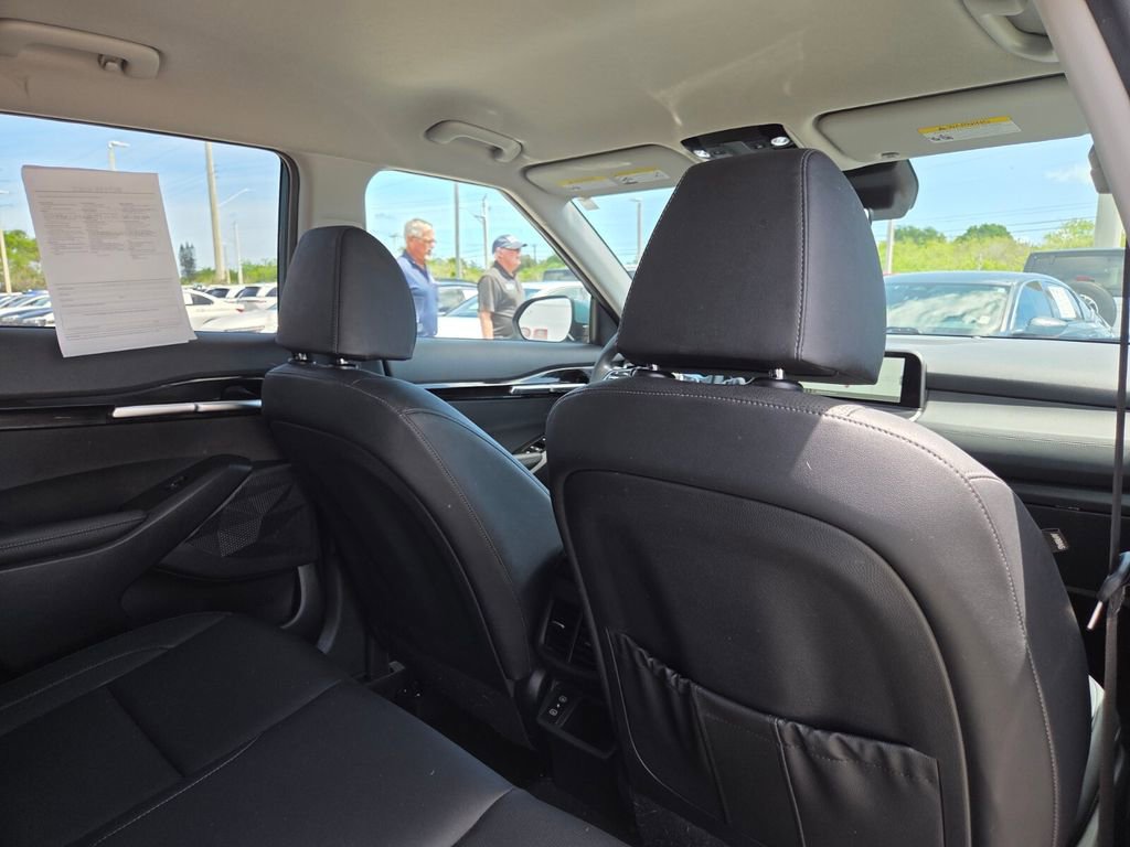 Used 2025 Kia Seltos EX image 12