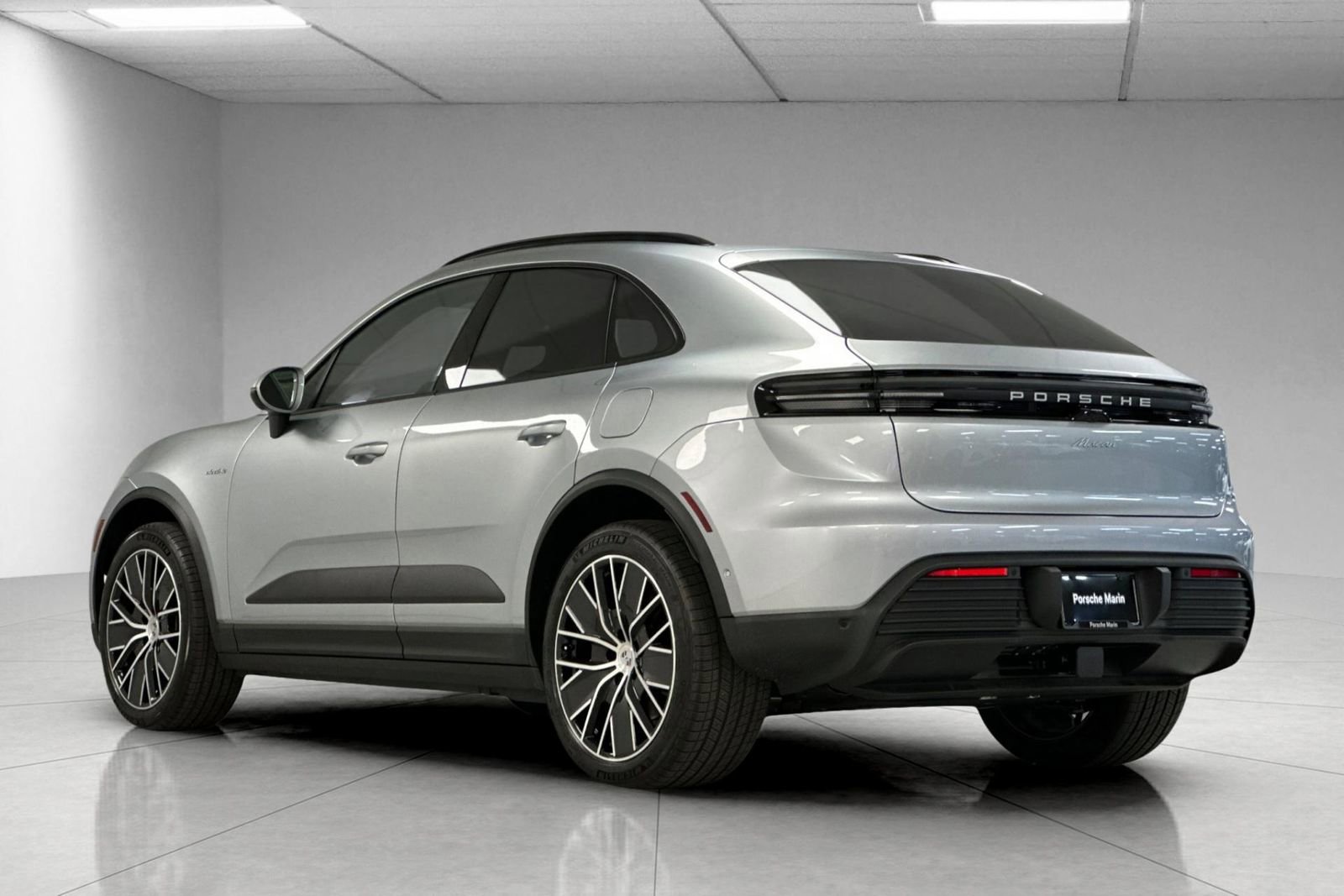 New 2025 Porsche Macan Electric image 3