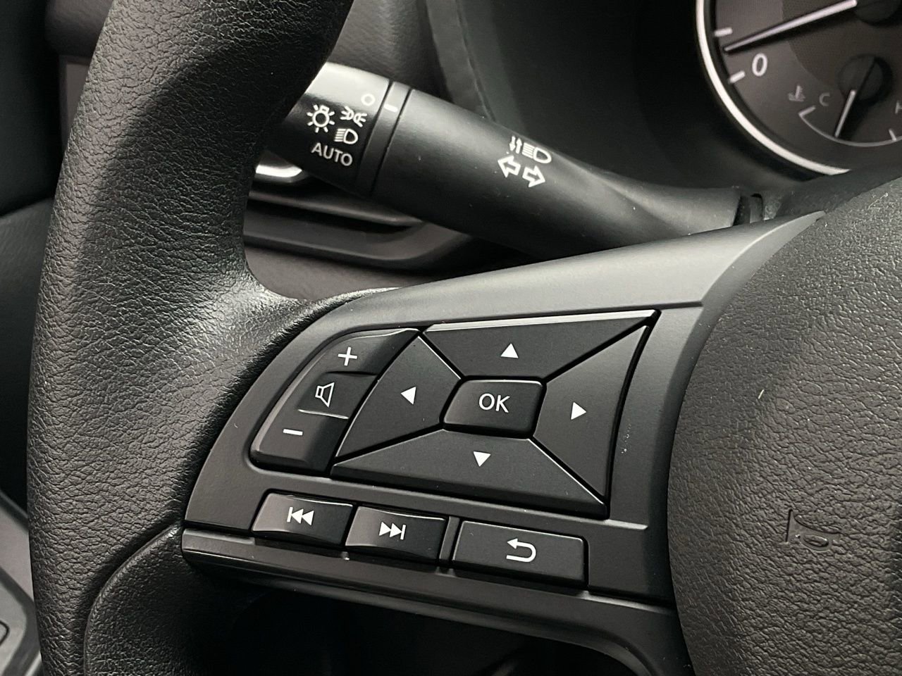 Used 2025 Nissan Sentra S image 22