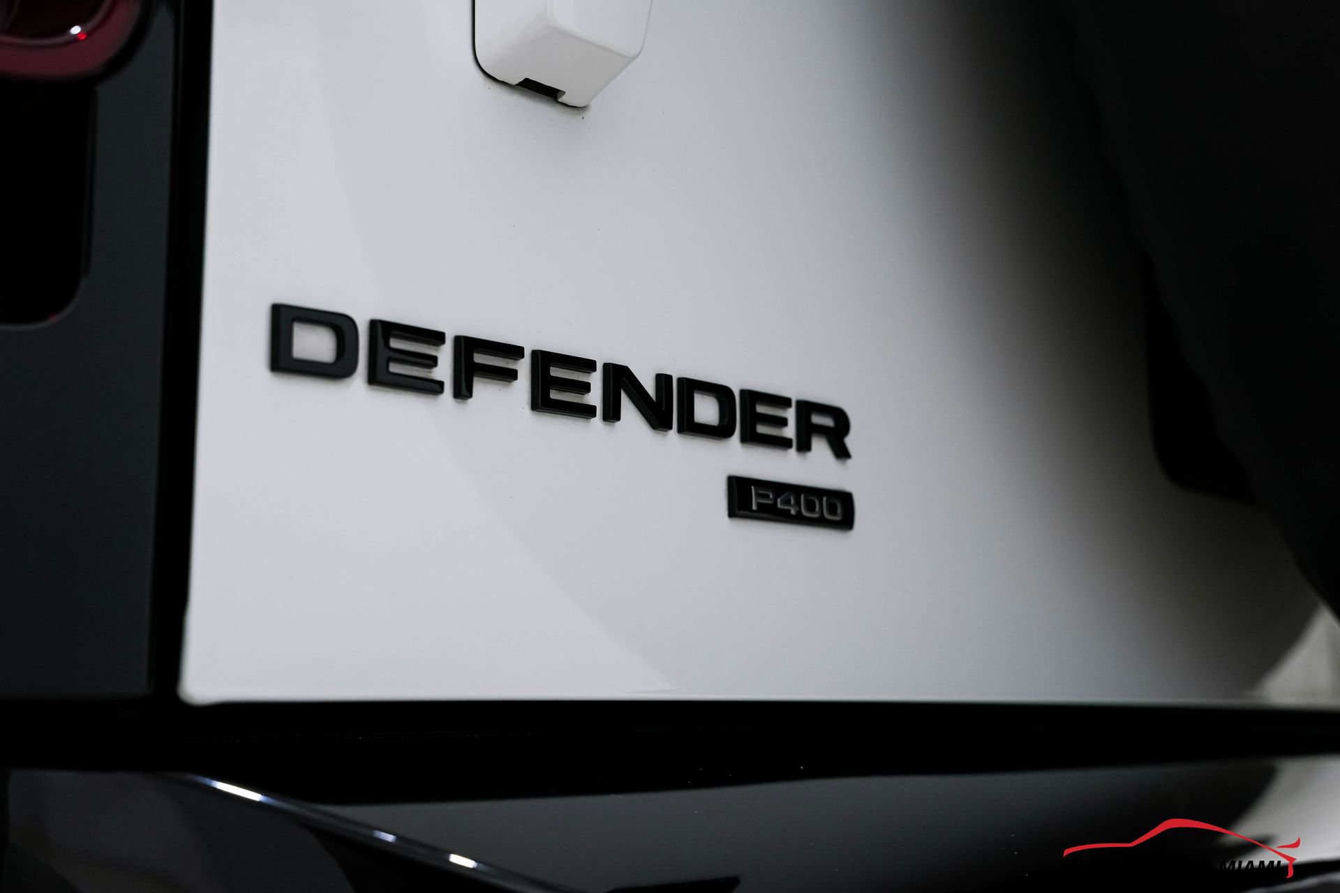 Used 2023 Land Rover Defender 130 X-Dynamic SE image 21