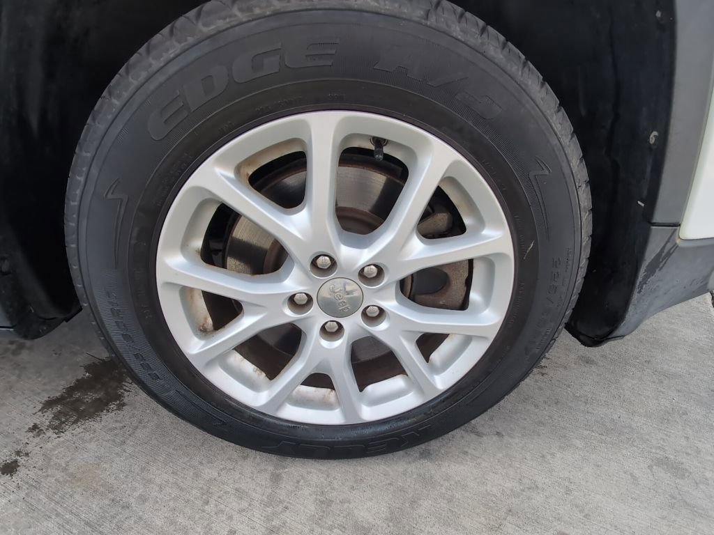 Used 2016 Jeep Cherokee Latitude image 30