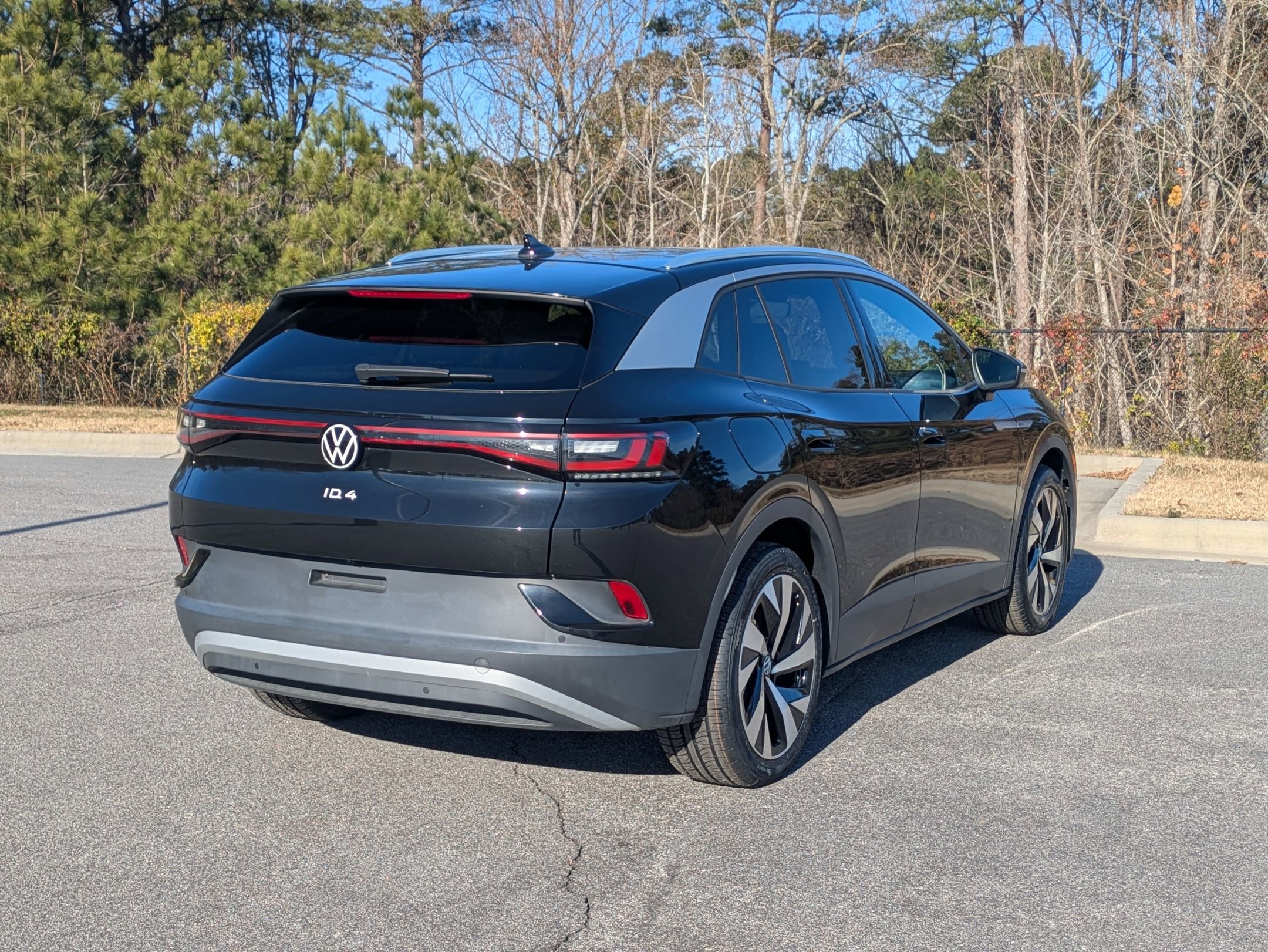 Used 2022 Volkswagen ID.4 Pro S w/ Gradient Package image 5