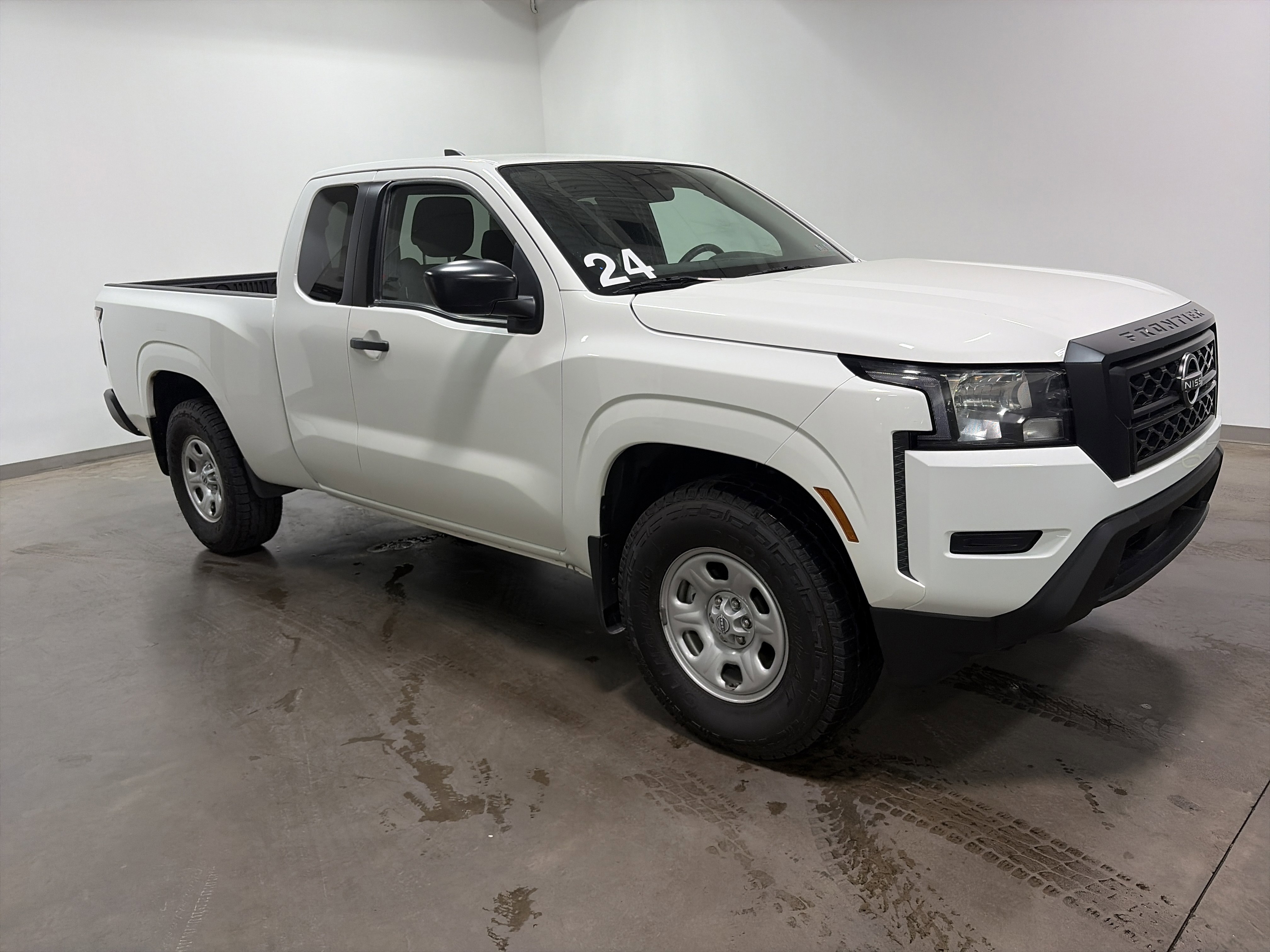 Used 2024 Nissan Frontier S w/ S Utility Package AWD/4WD video 2