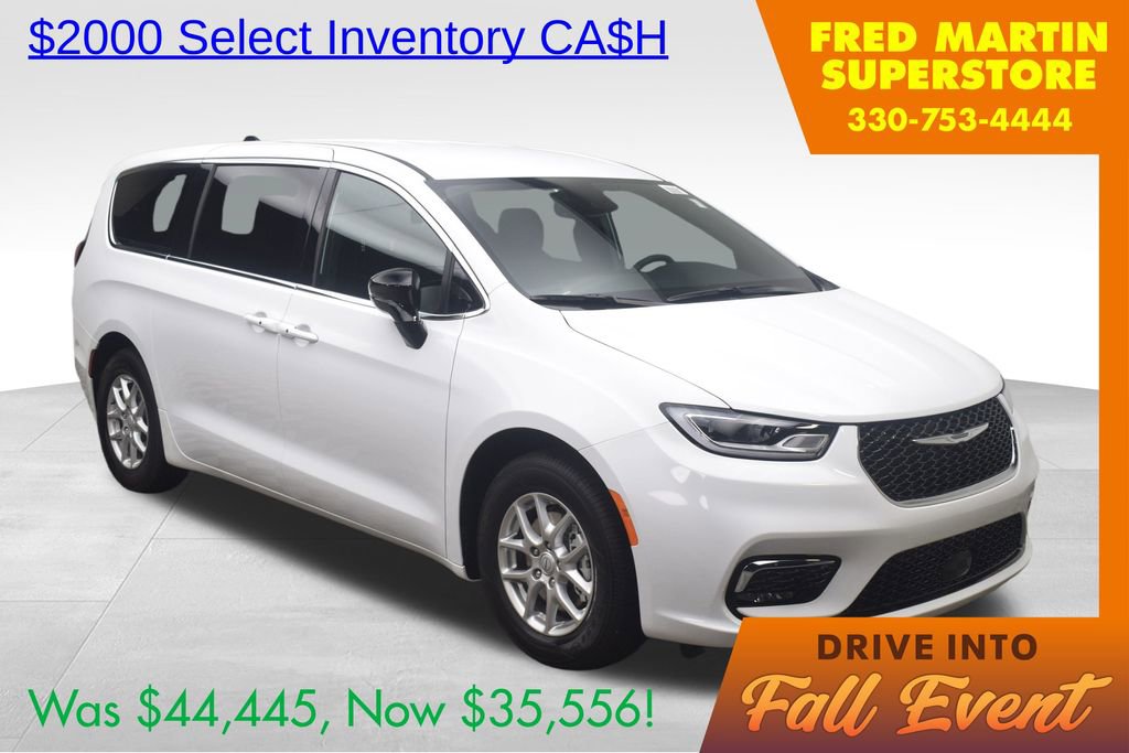 New 2025 Chrysler Pacifica Select image 1