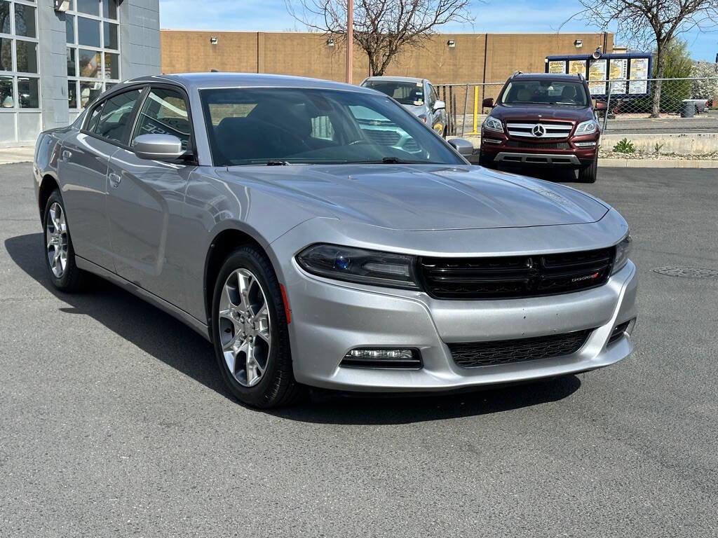 Used 2016 Dodge Charger SXT image 1
