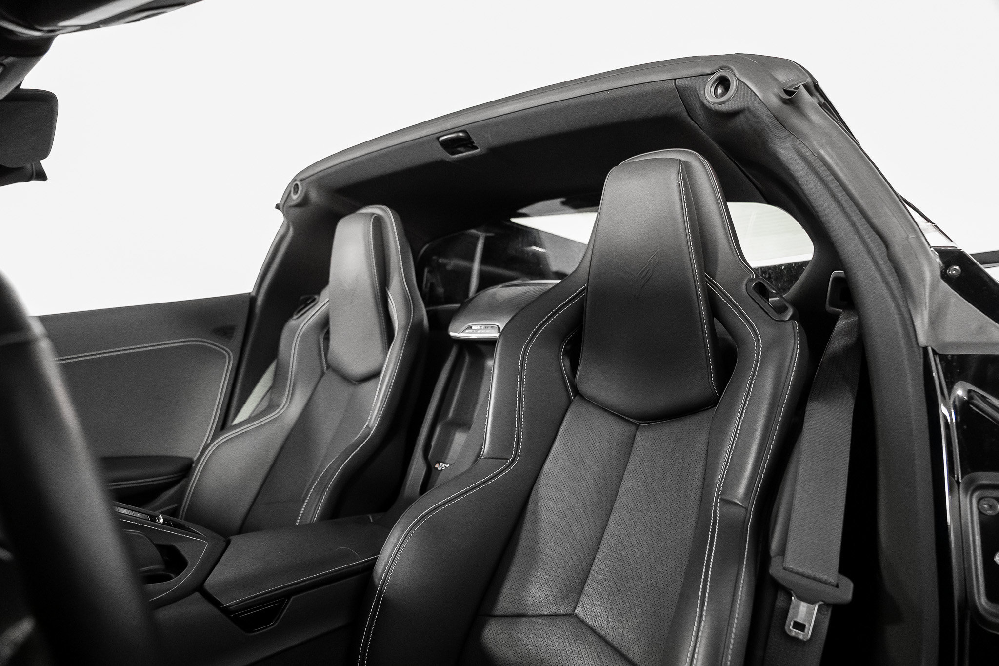 Used 2021 Chevrolet Corvette Stingray Preferred Cpe w/ Z51 Performance Package RWD image 3