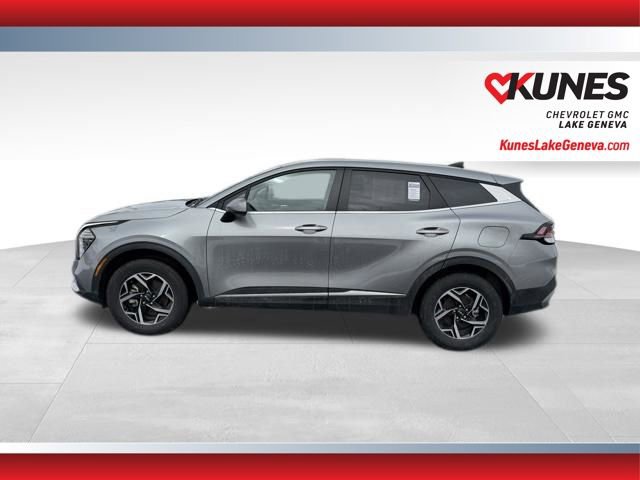 Used 2025 Kia Sportage LX image 9