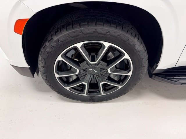 Certified 2022 Chevrolet Tahoe RST w/ Luxury Package AWD/4WD image 18