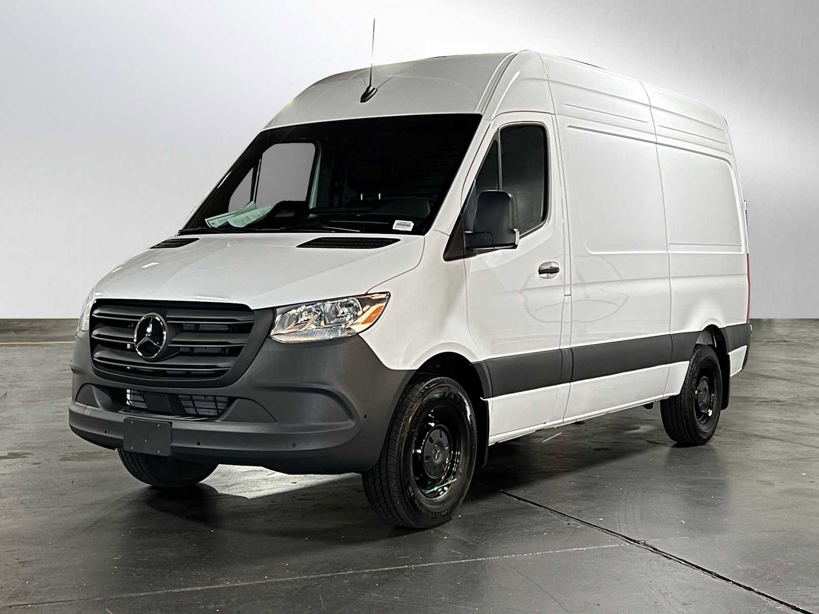 Used 2025 Mercedes-Benz Sprinter 2500 image 7