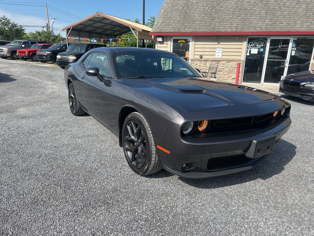 Used 2022 Dodge Challenger SXT w/ Plus Package RWD image 7