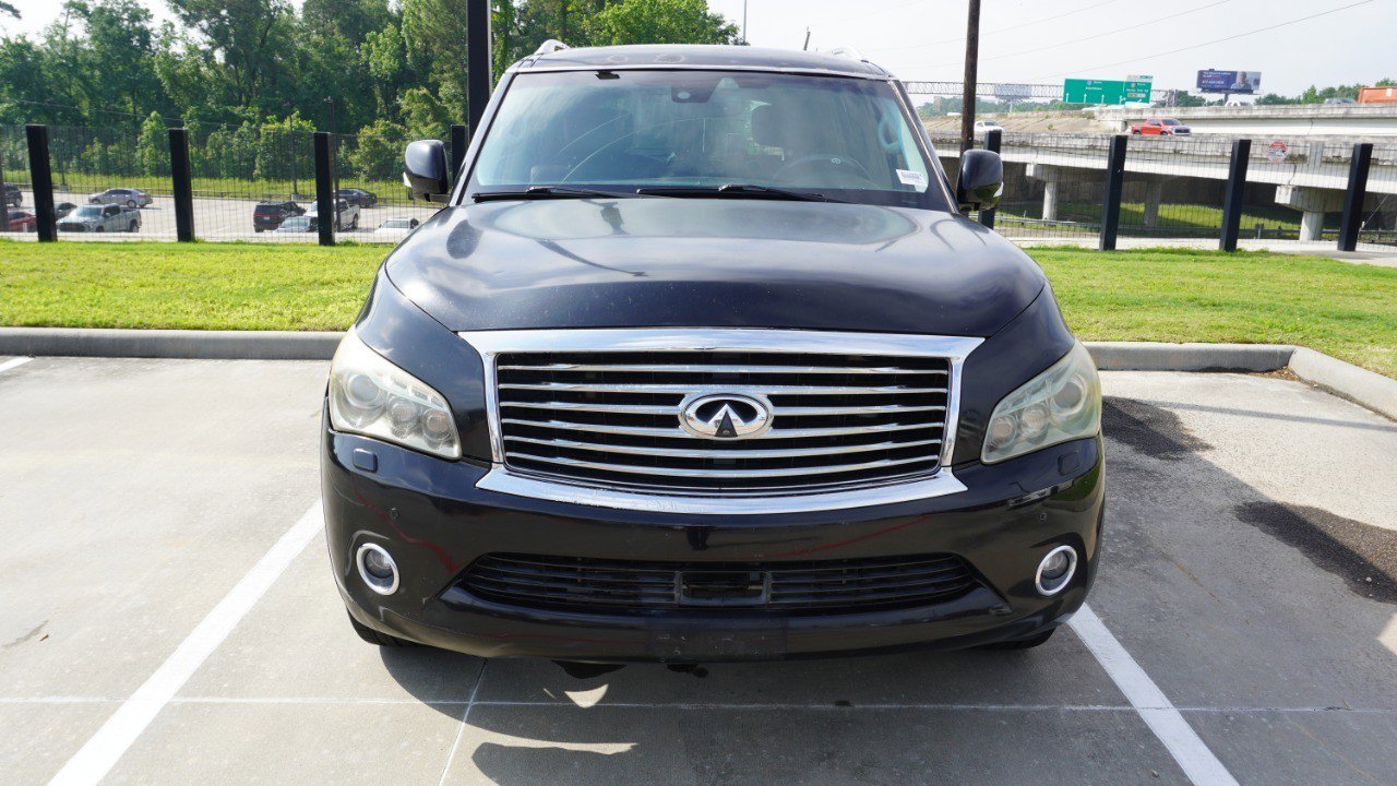 Used 2011 INFINITI QX56 4WD w/ Deluxe Touring Pkg image 2