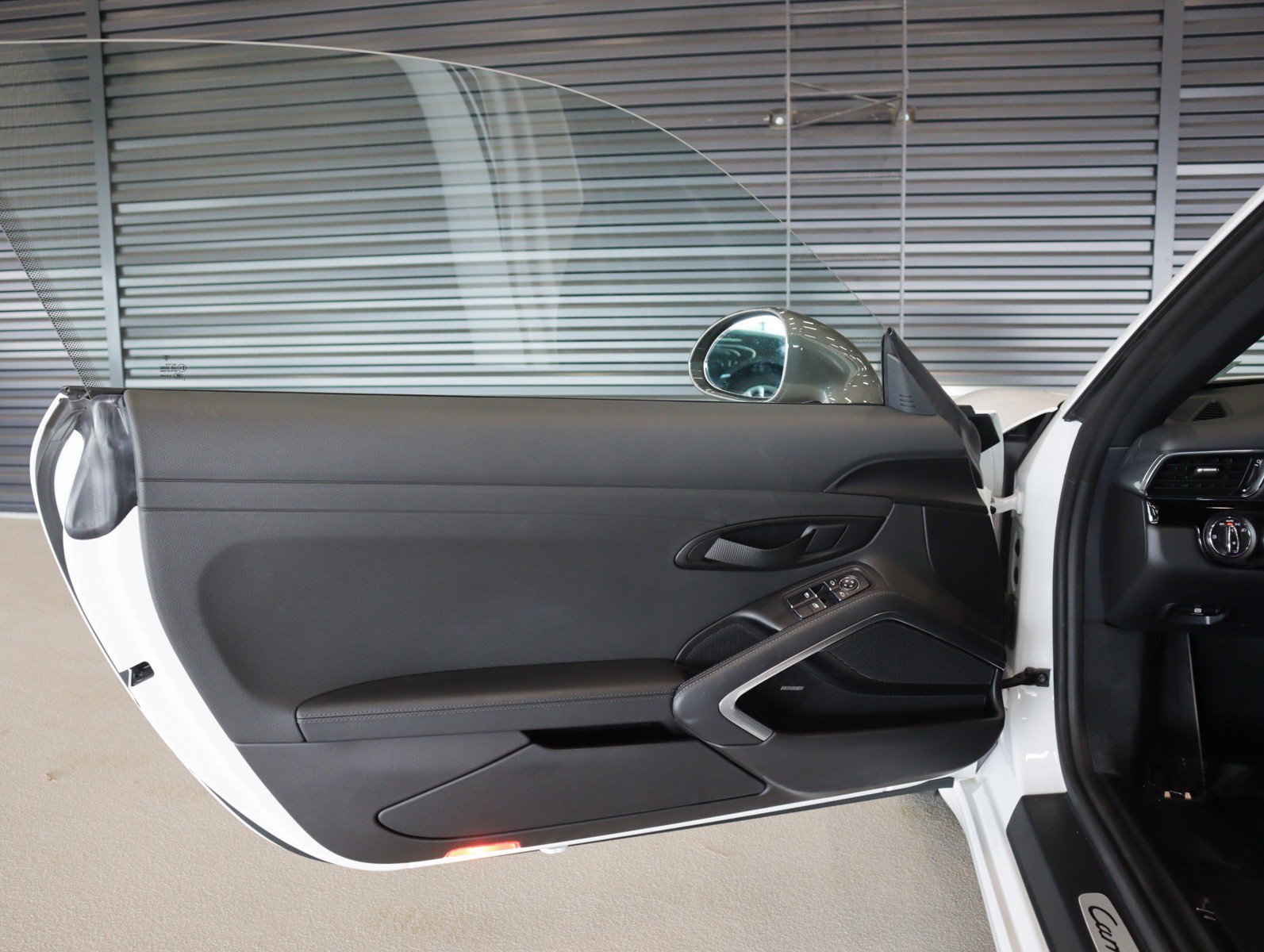 Certified 2018 Porsche 911 Carrera T RWD image 23