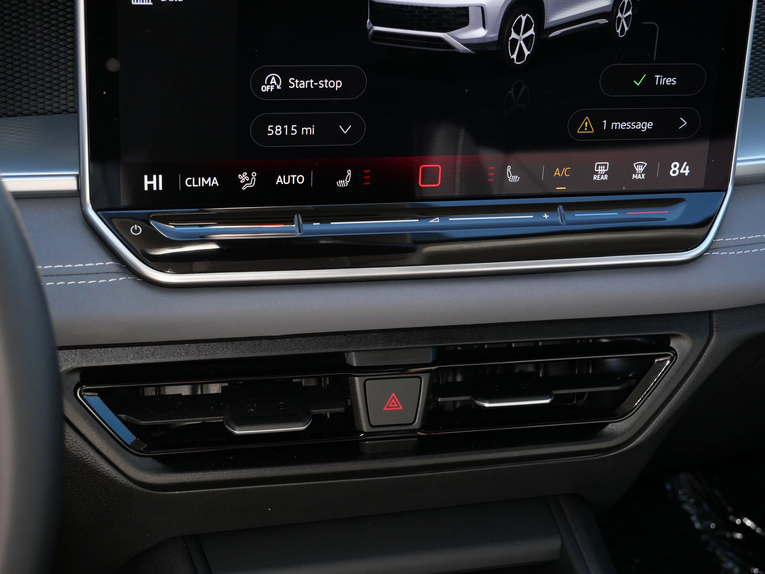 Certified 2025 Volkswagen Tiguan SE AWD/4WD image 23