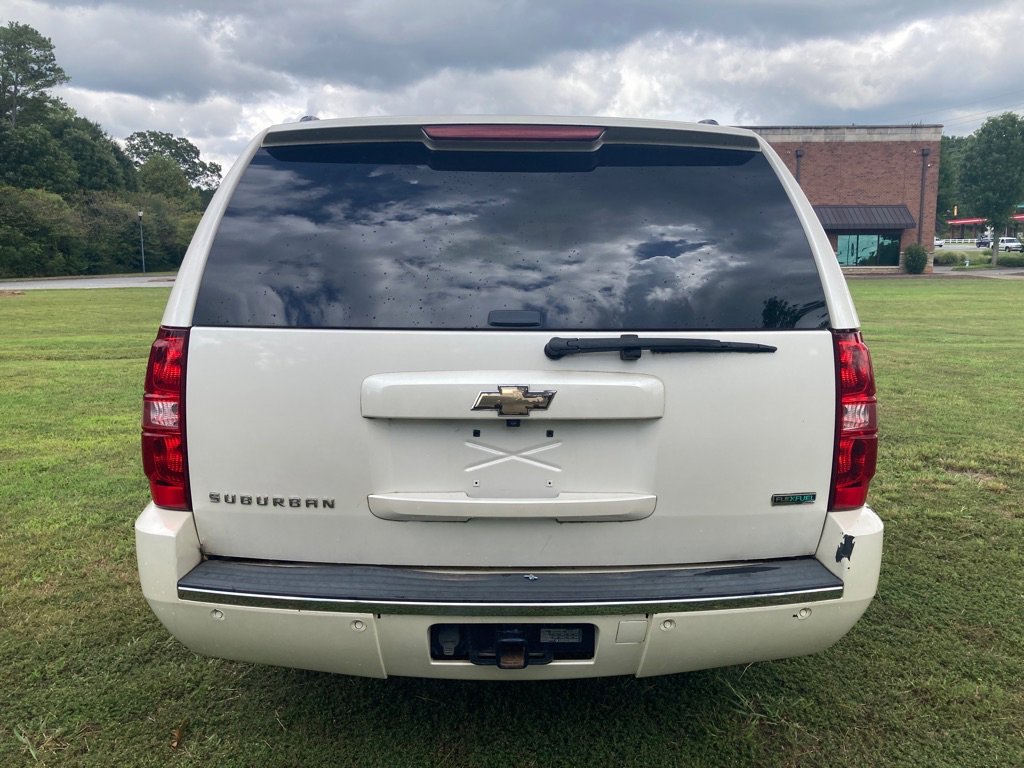 Used 2011 Chevrolet Suburban LTZ image 6