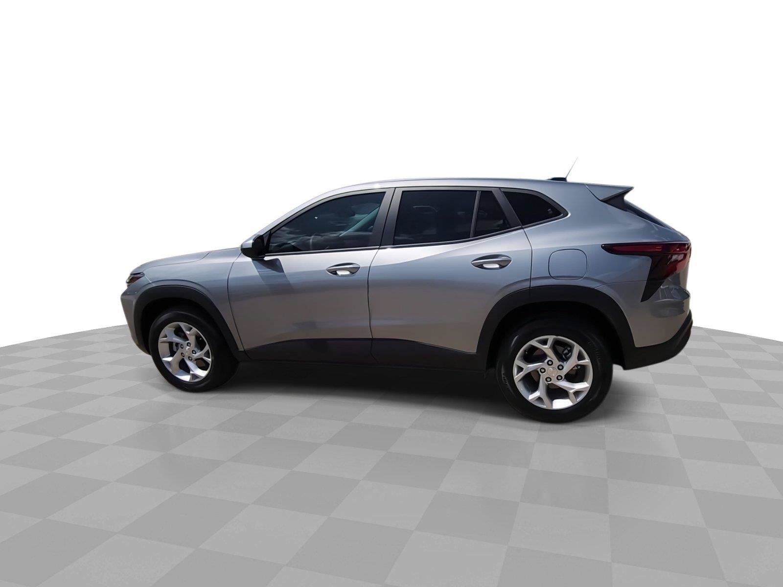 Used 2024 Chevrolet Trax LS w/ LS Convenience Package FWD image 6
