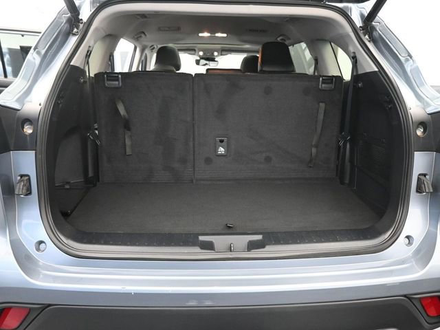 Used 2023 Toyota Highlander XLE image 8