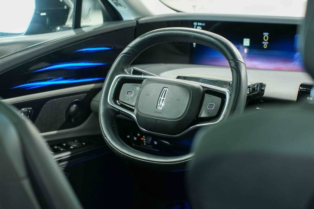 Used 2024 Lincoln Nautilus Reserve w/ Equipment Group 202A image 19