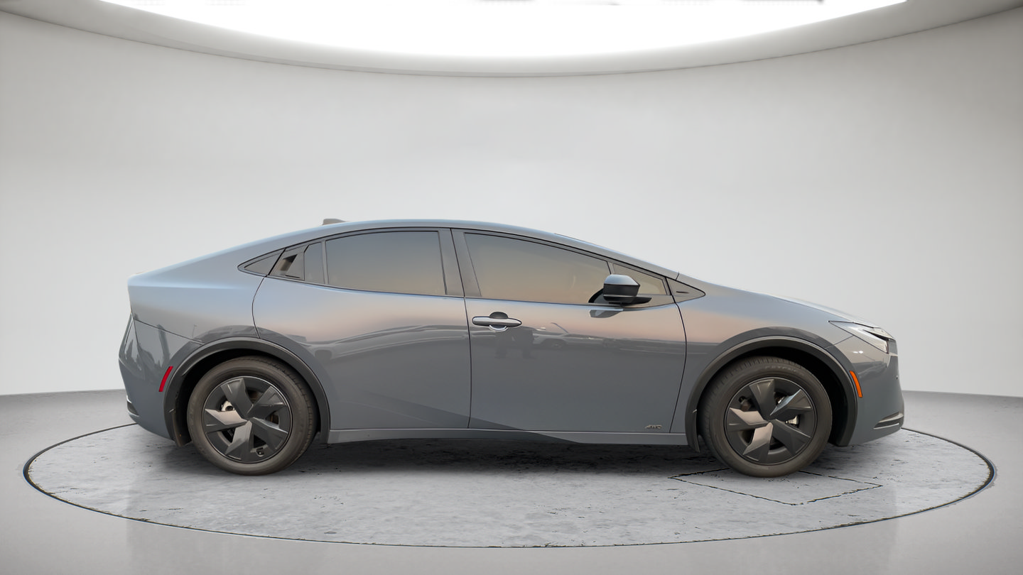 Certified 2025 Toyota Prius LE AWD/4WD image 2