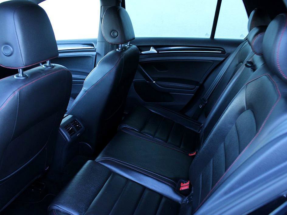 Used 2015 Volkswagen GTI Autobahn w/ Lighting Package (SEL) image 16