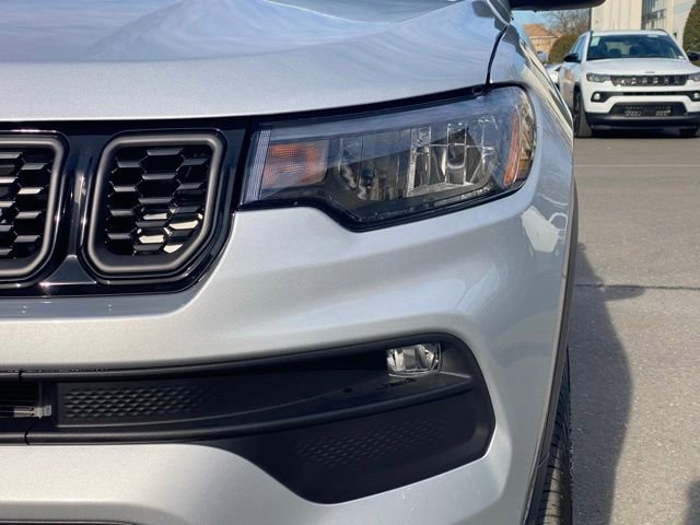 New 2026 Jeep Compass Latitude image 11