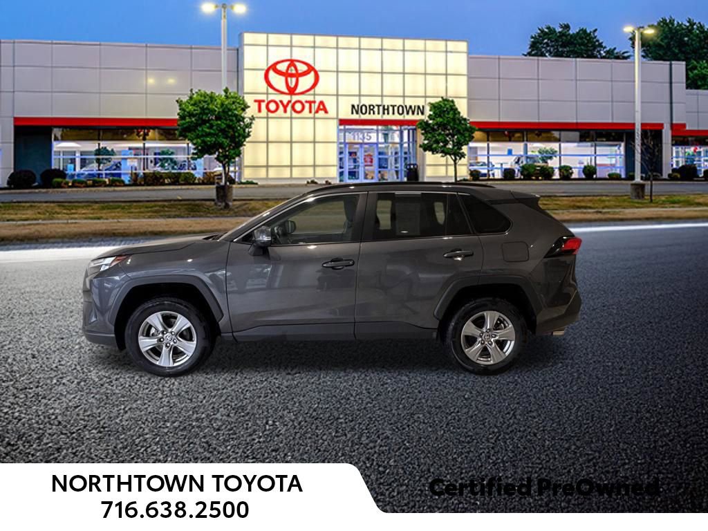 Used 2025 Toyota RAV4 XLE AWD/4WD image 1