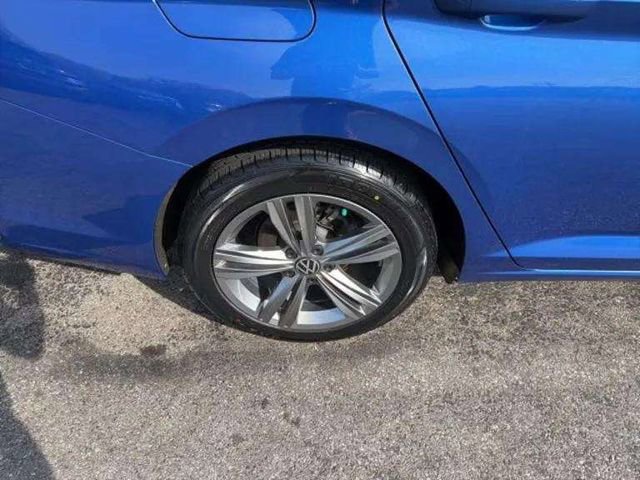 Used 2024 Volkswagen Jetta SE image 16