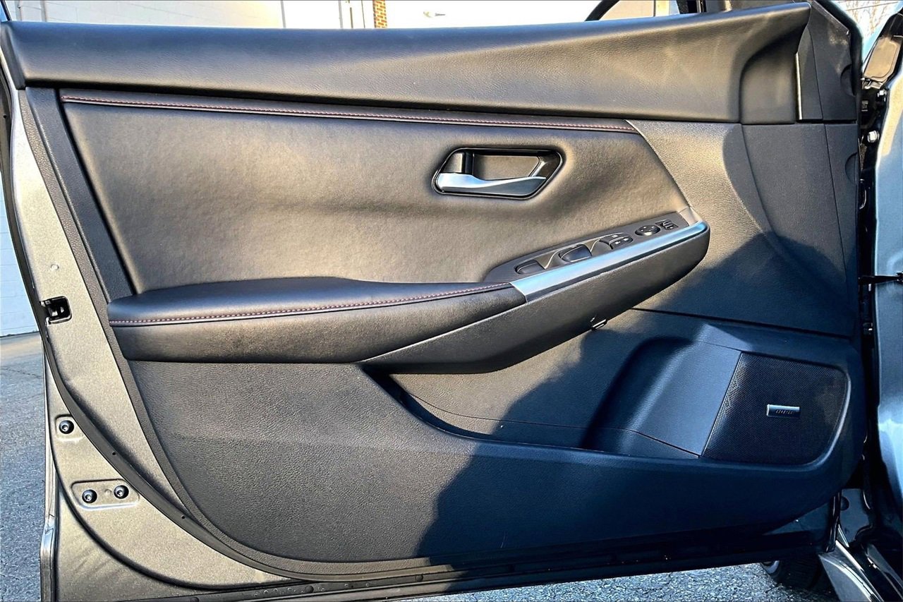 Used 2025 Nissan Sentra SR w/ SR Premium Package image 26