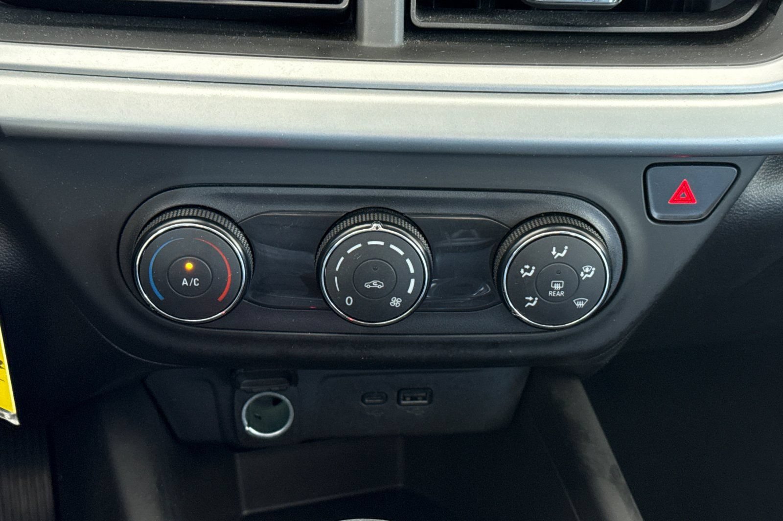Used 2025 Chevrolet Trax LS FWD image 28