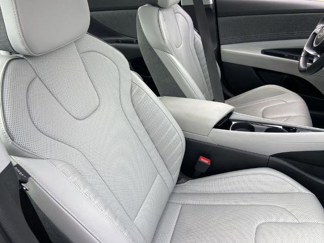 Used 2025 Hyundai Elantra Limited image 24