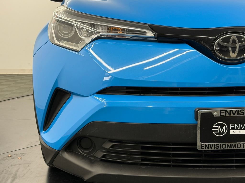 Used 2019 Toyota C-HR XLE FWD image 9