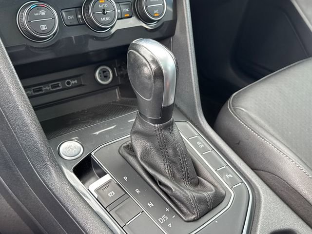 Used 2020 Volkswagen Tiguan SEL image 15