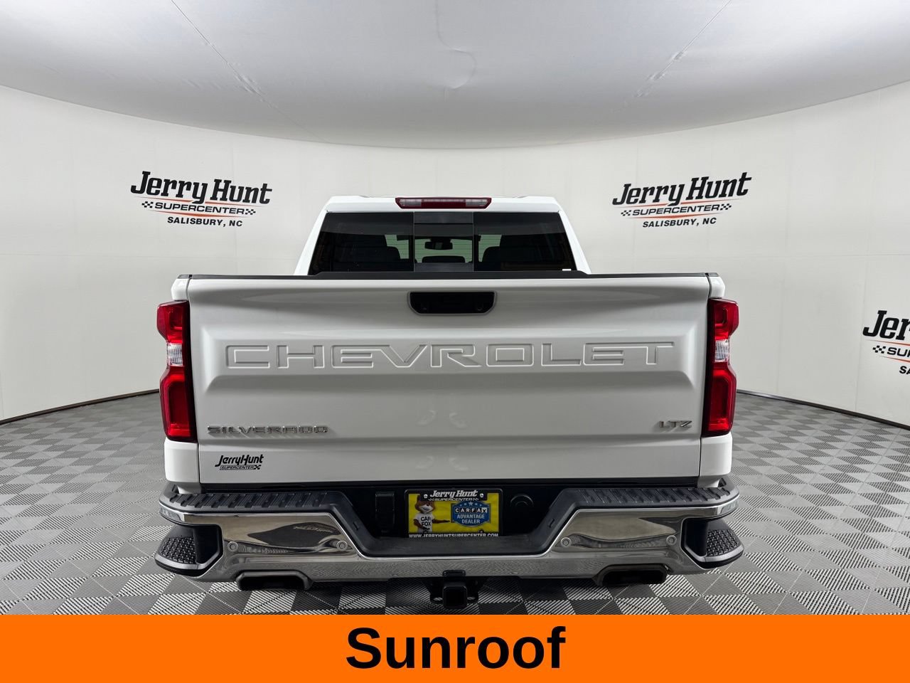 Used 2025 Chevrolet Silverado 1500 LTZ w/ Z71 Off-Road Package AWD/4WD image 8