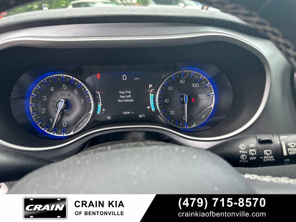 Used 2021 Chrysler Pacifica Touring w/ S Appearance Package FWD image 18