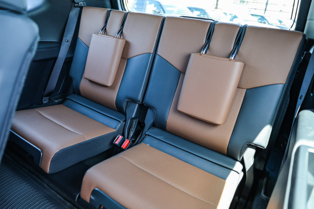 Used 2024 Lexus GX 550 w/ Accessory Package (2T) AWD/4WD image 11