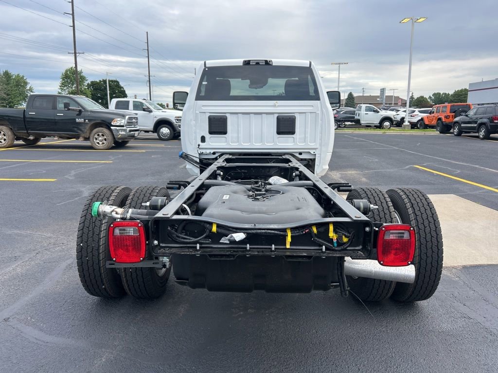 New 2025 RAM 5500 Tradesman AWD/4WD image 6