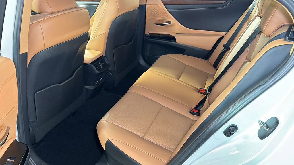 Certified 2022 Lexus ES 300h 300h w/ Premium Package image 14