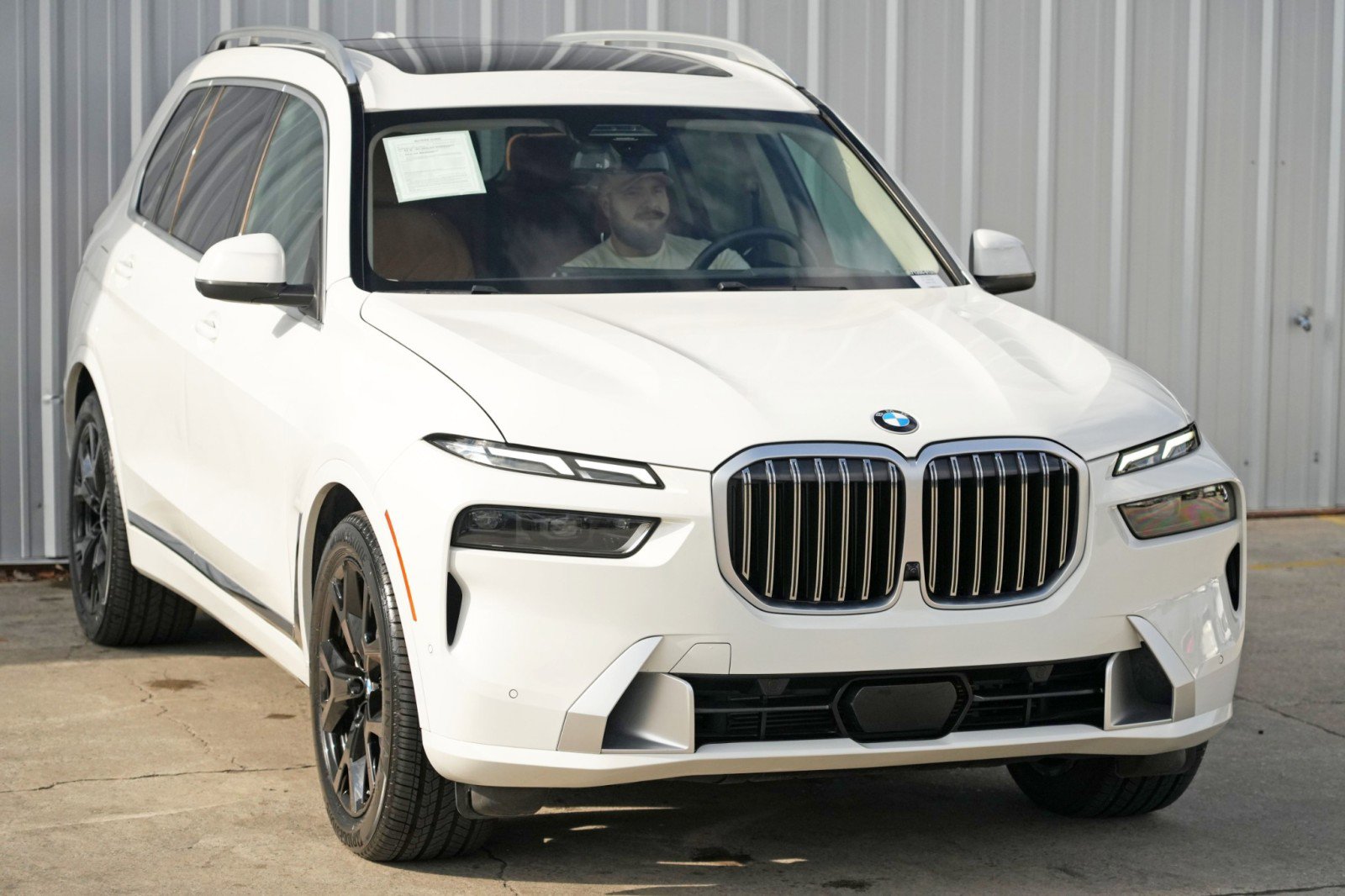 Used 2023 BMW X7 xDrive40i w/ Premium Package image 58