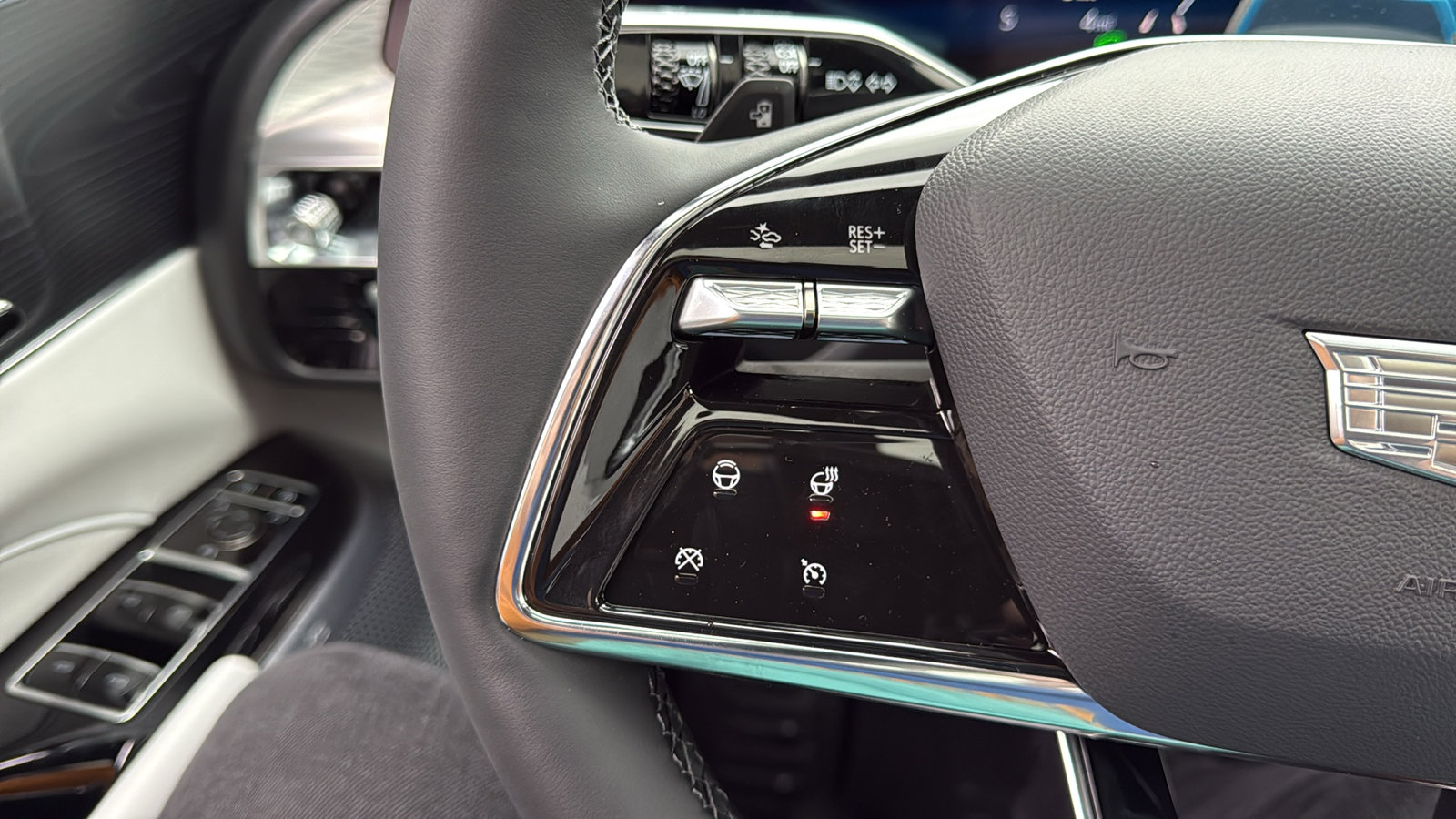 New 2026 Cadillac Lyriq Premium Luxury image 15