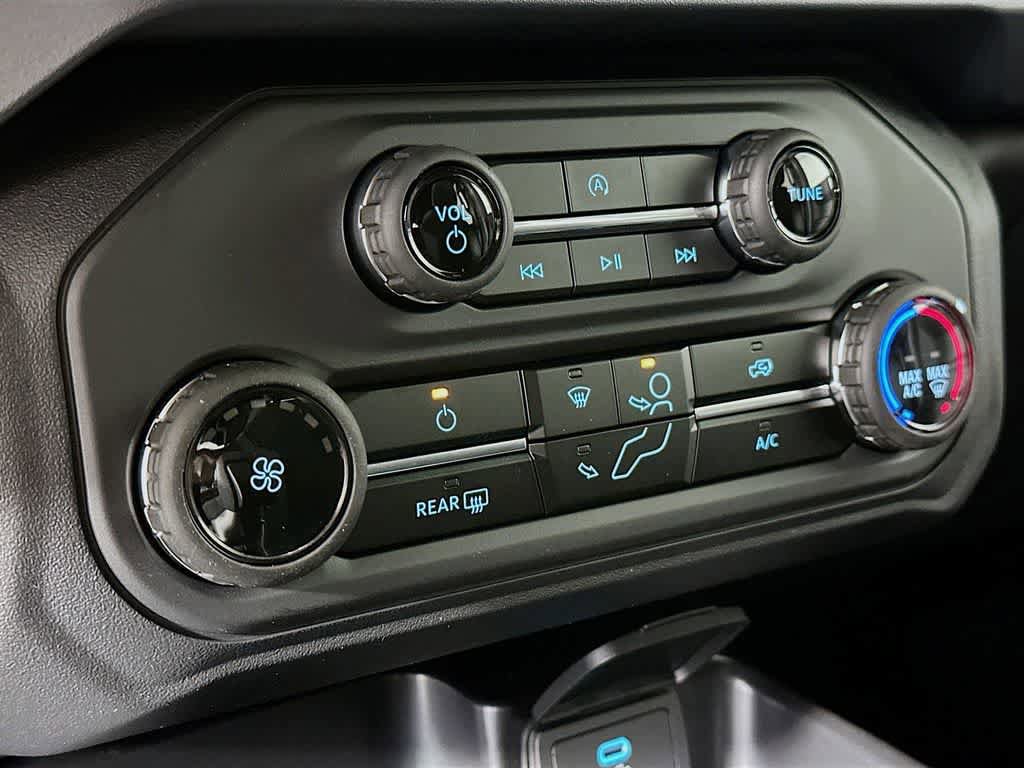 New 2025 Ford Bronco 4-Door AWD/4WD image 17
